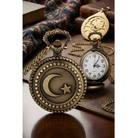 Resim Wolawood Türk Bayraklı Antika Görünümlü Köstekli Cep Saati Nostaljik ve Anlamlı Hediye Metal Tasarım Quartz Mekanizma Ay Yıldız Kabartmalı Vintage Hediyelik Saat 