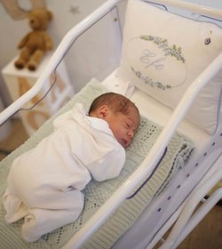 Resim Istanbul Serisi Mavi Dekoratif Bebek Yastığı - Pamuk Saten - Beyaz Biyeli / Bebek İsmi 