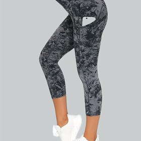 Resim Karnı Kaldırıcı ve Karın Kontrolü ile Kadınlar için Yüksek Bel Yoga Taytı - Esnek Orta Yükseklikte Capri Pantolon, Siyah ve Gri Kamuflaj Desenli, Yan Cep Detaylı, Koşu, Spor Salonu ve Açık Hava Fitnessi için Mükemmel, Egzersiz Taytı, Spor Giyim, Şık Spor Tasarımı, Rahat Fit 