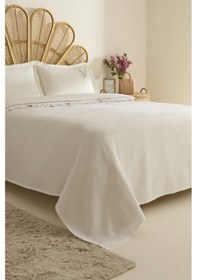 Resim Karaca Home Liana Çiçek Nakışlı %100 Pamuk Çift Kişilik Pike Takımı Beyaz Beyaz 