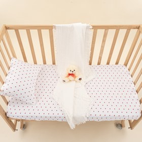 Resim Bebek Nevresim Seti (Dört Katlı Muslin Battaniye , Yastık Kılıfı , Lastikli Çarşaf) - Beyaz Dört Kat Muslin Battaniye - Kırmızı Kalp 