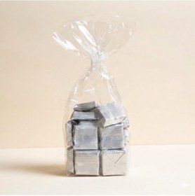 Resim Melodi Çikolata Yaldızlı Kare Tablet Fıstıklı Çikolata Gümüş Yaldız 500g 