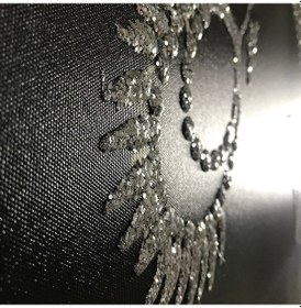 Resim Ayna Çerçeveli Kanvas Tablo Gümüş Simli Küpeli Afrikalı Kadın 