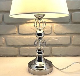 Resim Krom Kaplama Tel Toplu Metal Ayaklı Beyaz Şapkalı Salon Abajur Masa Gece Lambası Modelleri 