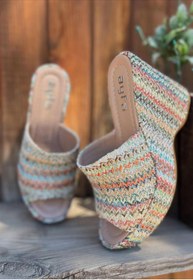 Resim NESSİMO Kilim Desenli Dolgu Topuk Terlik N265292 