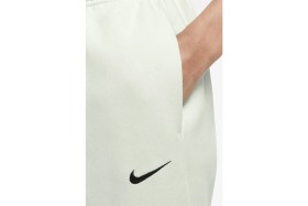 Resim Nike Sportswear Regular Fit Pant Bol ve Uzun Kesim Eşofman Altı Kırık Beyaz 