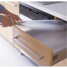 Resim Turuncu Kaydırmaz Raf Örtüsü, 10 Metre Uzunluğunda, Dayanıklı ve Şık Tasarım. 