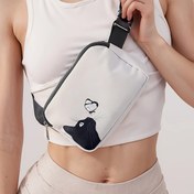 Resim 1 adet, Şık Kedi & Kelebek Baskılı Çapraz Çanta - Seyahat, Yürüyüş, Yoga ve Günlük İşe Gidiş Geliş için Hafif Ayarlanabilir Askılı Bel Çantası, Fermuarlı Beyaz Polyester Göğüs Çantası, Seyahat Aksesuarı | Günlük Kullanım İçin Çapraz Çanta | Polyester Çanta, Seyahat Çantası 