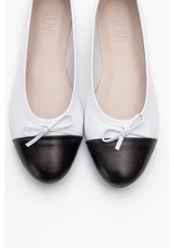 Resim Luvishoes Luvi Shoes Jens Beyaz-siyah Cilt Hakiki Deri Fiyonklu Kadın Babet Ayakkabı Beyaz - Siyah 