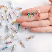 Resim 20/40/60adet Rastgele Şeffaf Kapsül 3D Benzersiz Sevimli ve İlginç Karakter Heykel Seti Mini Karakter Heykeli Minyatür Sahne Karakter Modeli Mükemmel Mikro Peyzaj Süsü, Benzersiz Şükran Günü Noel Hediyesi 