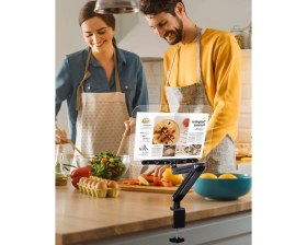 Resim Ayarlanabilir Masa Kenarı Kitap ve Tablet Standı – 360° Dönebilen, 87.5cm Yükseklik Ayarlı, Kelepçeli Metal Kol, Şeffaf Akrilik Panel, Kitap Okuma, Tablet, iPad ile Uyumlu | P87 