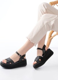 Resim 1024 Siyah Dolgu Topuk Çapraz Tokalı Ortopedik Taban Kadın Sandalet Bej 