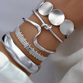 Resim 5 adet Retro Moda Zarif Metal Eski Para Tarzı Geometrik Düzensiz Dalga Düğme Yuvarlak Gümüş Renkli Bileklik Seti, Kadınlar için Trendy Abartılı Çok Katmanlı Takı - Tatil, Parti, Tarihli Gece ve Rahat Giyim için Mükemmel, Parti Aksesuarları, Tarihli Gece Takıları, Vintage Takılar, Geometrik Tasarım, Dayanıklı Aksesuar, Yüksek Kaliteli Kaplama, Dekoratif Parça, Kadın Modası, Takı Severler, Moda Aksesuarları, Tatil Aksesuarları, Zarif Tarz, Yüksek Kaliteli, Kaliteli El Sanatları, Tatil Hediyeleri 