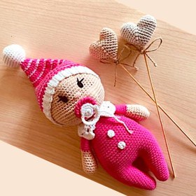 Resim El Örgüsü Amigurumi Şapkalı Pembe Bebek 