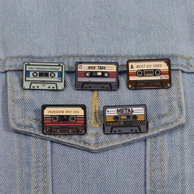 Resim 1/5 adet Retro Kaset Metal Pin - Sırt Çantaları & Şapkalar için Şık Aksesuar, Müzik Severler için Mükemmel Hediye 