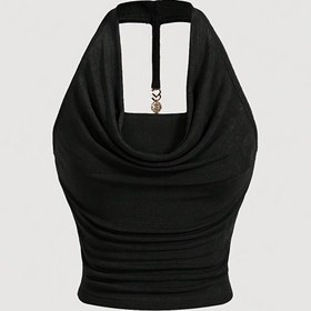 Resim Kadınların Siyah Halter Boyunlu Kırpma Üstü, Metalik Altın Zincir Detaylı - Seksi Sırtı Açık Tasarım, Ruched Dokulu, Yaz Modası, Zarif Aksesuarlar Dahil, Yaz Modası Üst|Ruched Dokulu Üst|Sırtı Açık Tasarım 