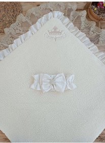Resim Yenidoğan Wool Yün Kumaş Taç Nakışlı Güpür Duvaklı Fiyonk Prizma Taş Unisex Kundak Bebek Battaniyesi Bej Renkli Çok Renkli 