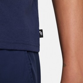 Resim Nike Sportswear Premium Essentials Short-Sleeve Erkek Tişört 