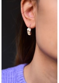 Resim 925 Ayar Gümüş Rose Kaplama Fırfırlı Pullu Kadın Küpe UVPS301065 