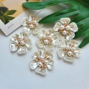 Resim 10 Adet Akrilik Beyaz Çiçek Boncuk, DIY Ayakkabı ve Çanta Süsleme Aksesuarları 