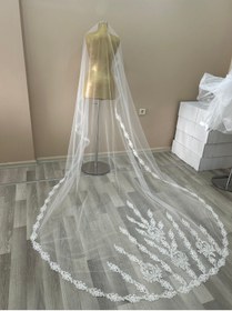 Resim TUĞÇE ÜNVERENLER Gelin Hayal Tülden Krem Ucu Dantel Dekorasyonlu Uzun Rahibe Krem Duvak 