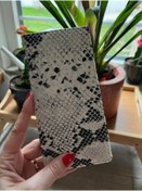 Resim Pinkylola Fly Model Siyah Beyaz Yılan Baskılı Suni Deri Dikdörtgen Cüzdan, Telefonluk 