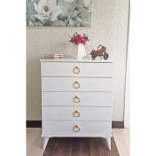 Resim Viola Consept 5 Çekmeceli Şifonyer Parlak Beyaz ve Altın Detaylı Modern Tasarım 75x40x96 cm 