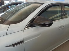 Resim Renault Megane 4 2016 + Uyumlu Yarasa Ayna Kapagı / Pıano Black 