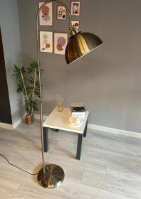 Resim Eskitme Lambader Hareketli Ufo Başlık Modern Dekoratif Metal Oturma Çalışma Odası Zemin Lambası Eskitme 