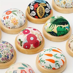 Resim 1 adet Çiçek Desenli DIY Dikiş İğne Tutucu - Ahşap Tabanlı El Dikiş Projeleri için Renkli İğne Düzenleyici, El Dikiş Malzemeleri Aksesuarları 