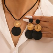 Resim 1 adet Kolye + 2 adet Küpe Moda Basit Daire Dokulu Tasarım Kolye ve Küpe Seti, Zarif Çift Katmanlı Disk Kolye ve Küpe Seti, Günlük Parti Rahat Çok Yönlü Takı Hediye Aksesuarı 