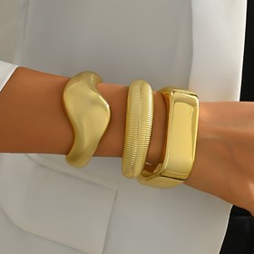 Resim Kadınlar için 3'lü Şık Altın Renkli Geometrik Dalga Bilezik Seti - Şık, Dayanıklı Reçine, Günlük Giyim veya Partiler için Mükemmel, Parti Aksesuarları|Şık Bilezik Tasarımı|Dayanıklı Bilezikler 