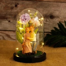 Resim Mobgift Ortanca Çiçeği Altında Kütük Üstünde Oturan Çift Tasarımlı Işıklı Fanus (Turuncu) 