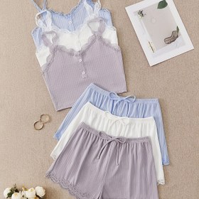 Resim Çok Renk Seçenekleri Düz Renk Rahat Kadın Seksi Omuz Açık Dantel Askılı Üst ve Düğme Detaylı Ev Şortlu Pijama 