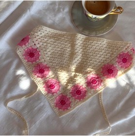Resim Alice İsstanbul Kenarı Pembe Çiçekli Örgü Üçgen Bandana 