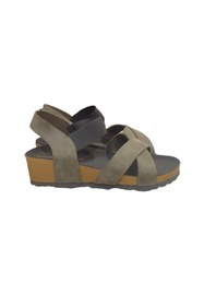 Resim Pierre Cardin Üstü Ayarlı Lastikli Dolgu Topuk Sandalet 