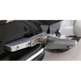 Resim SIP Vespa GTS-GTV Yolcu Ayak Basma Genişletme Aparatı *Parlak Gümüş* / SIP 