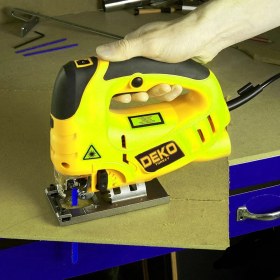 Resim Deko DKT10DT 6 Kademe Devir Ayarlı Lazerli Pandüllü Dekupaj Testere 2000W Çantalı Set + 10AD Bıçak 