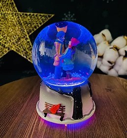 Resim giftmoda Orta Boy Sokak Lambası Altında Elele Tutuşan Romantik Aşıklar Işıklı Müzikli Kar Küresi 