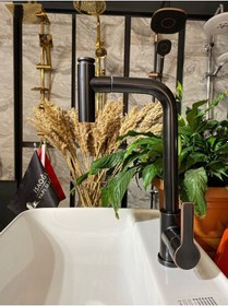 Resim İsaoğlu Yapı Mat Siyah Spiralli Mutfak Bataryası Evye Bataryası Oynar Başlıklı Eviye Bataryası Siyah 