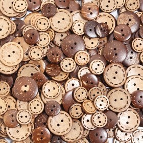 Resim 30/50 Paket Doğal Basit Hindistan Cevizi Kabuğu Düğmeleri, 2 Delikli Noktalı Yuvarlak Ahşap Düğmeler, DIY Ayakkabı Şapka Giyim Aksesuarları, Bebek Dekorasyon Malzemeleri, Bohem Stil Kumaş Süslemeleri 