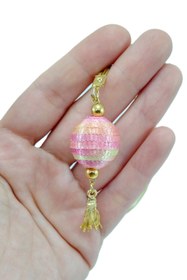 Resim biuti Pembe Boncuklu Araba Dikiz Ayna Süsü, Metal Gold Renkli Püsküllü El Yapımı Yeni Araba Hediyesi 