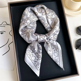 Resim Jump Rabbit Çizgili Eşarp Ipek Eşarp 70CM Küçük Kare Kafa Bandı Saç Türbanı Kravat Çanta (Yurt Dışından) 