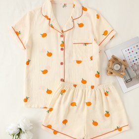 Resim Kadınlar için Rahat Meyve Desenli Pijama Takımı - Kısa Kollu Şort ile Canlı Turuncu ve Yeşil Baskı, Elastik Bel Şort, Polyester Kumaş, Yaz için Mükemmel, Yetişkin Rahat Giyim | Eğlenceli Baskı | Parlak Dokuma 