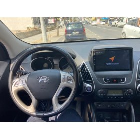 Resim Özgürce Android Multimedya Ekipmanı ile Güvenli ve Pratik Araç Içi Eğlence 