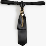 Resim Kadın Kravat Choker Kolye Broş Detaylı 