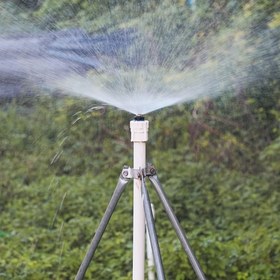 Resim 10 Adet 1/2 İnç Ayarlanabilir 360° Dönebilen Pirinç Dişli Mikro Sulama Sistemleri - Çim, Çiçek Yatakları ve Bitkiler için Dayanıklı Plastik Bahçe ve Tarımsal Sulama Spreyler 