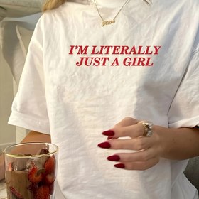 Resim Kadınlar için "Gerçekten Sadece Bir" Grafik Tişört - Bahar/Yaz için Mükemmel, Eğlenceli Kırmızı Metinli, Rahat Beyaz Crew Neck Tişört, Eğlenceli Metin Tişörtü|Hafif Esnek Kumaş 