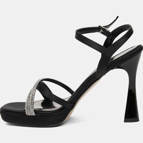 Resim Desa Kadın Siyah Taşlı Metal Tokalı Topuklu Abiye Sandalet 