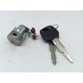 Resim Suzuki Swift 90-03 Ön Sol Kapı Kilit Şifresi 